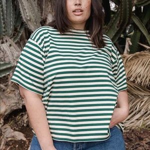 Tradlands green striped box tee. Size small. Fits slightly oversized.